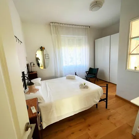 Big With Free Parking * Florence