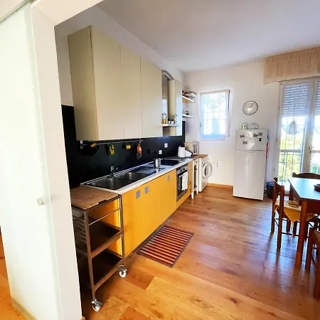 Big With Free Parking *