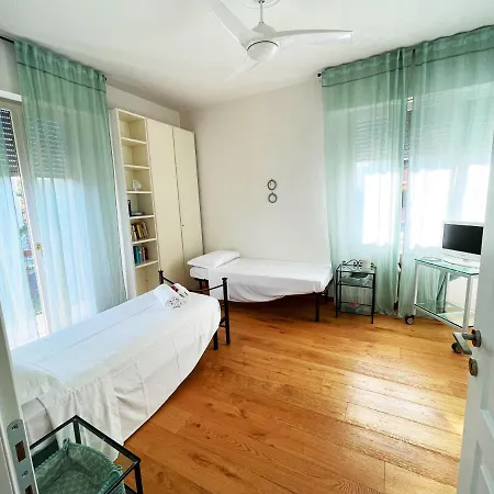 Big With Free Parking Apartment