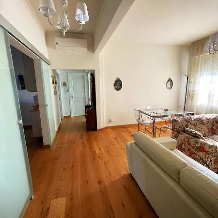 Big With Free Parking Apartment